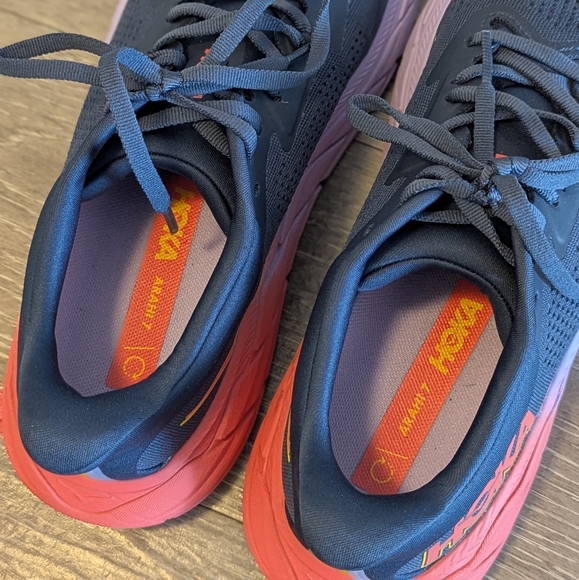 HOKA Arahi 7 Sneakers - Picture 6 of 8